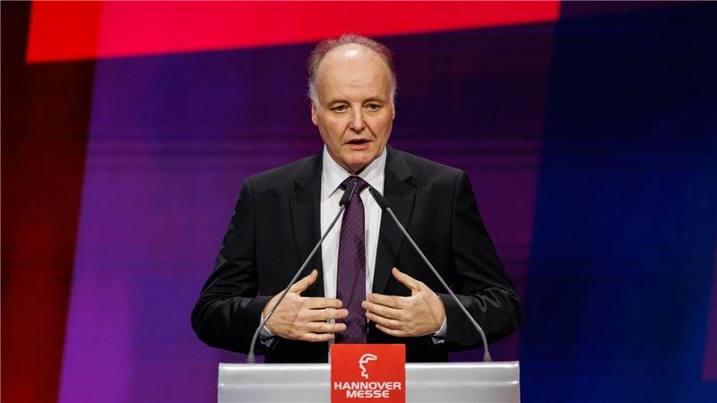 Industrie vor der Messe: Elektrobranche erwartet Besserung ZVEI-Präsident Gunther Kegel sieht die am Montag beginnende Hannover Messe als „wichtiges Schaufenster“ für die Elektro- und Digitalindustrie. (Archivfoto)
