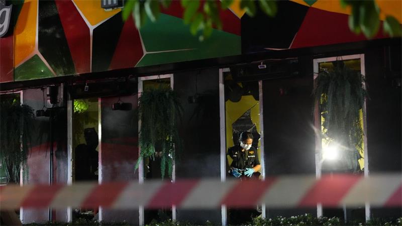 Todesfalle Pub: Brandkatastrophe erschüttert Thailand Zahlreiche Fenster sind bei dem Brand geborsten.