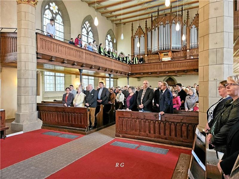 Ambergau-Neiletal: Künftig nur noch drei Pfarrstellen Zahlreiche Menschen aus den Gemeinden besuchen den Einführungsgottesdienst in der Lutteraner St.-Georg-Kirche. Foto: Privat