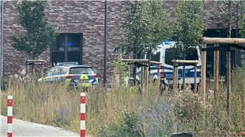 Zahlreiche Polizeikräfte sind vor Ort.