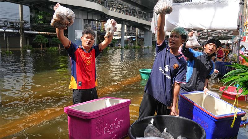 Zahlreiche Provinzen und die Hauptstadt Bangkok sind betroiffen.