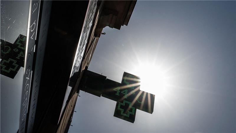 Bericht: Erzieher brät Ei in Pfanne auf heißem Schulhofboden Zahlreiche Schulgebäude in Frankreich sind nicht auf hohe Temperaturen ausgelegt. (Archivbild)
