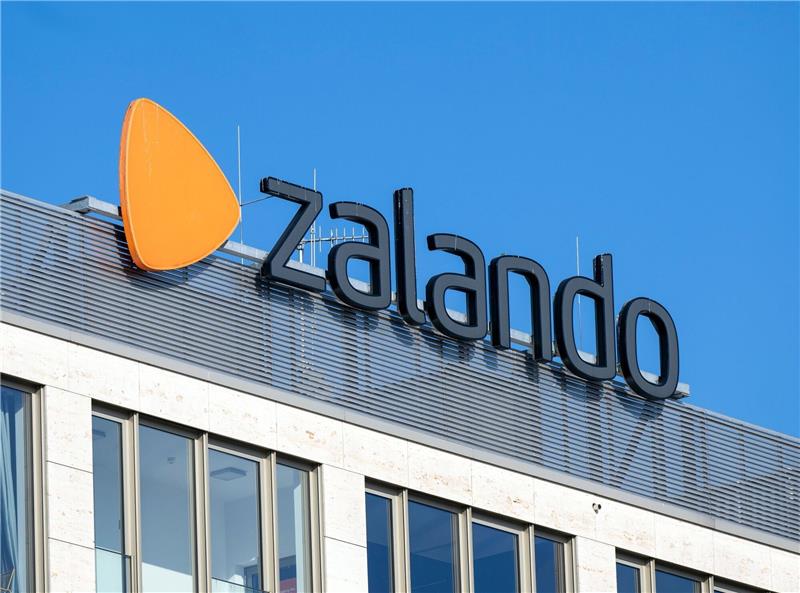 Zalando streicht hunderte Stellen Zalando hat insgesamt rund 17.000 Beschäftigte.