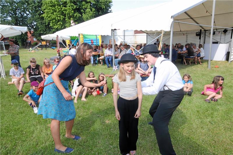 Die Fröhlichen Bodensteiner feiern mit Charlie Chaplin Zauberhafter Nachmittag: Das Kinderfest hält für die kleinen und großen Besucher viele Überraschungen bereit.