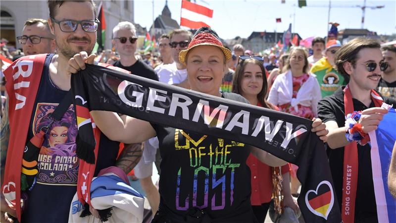 Zehntausende Fans säumten die Straßen in Basel. 