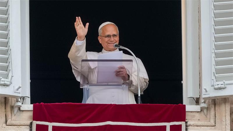 Zehntausende jubelten dem äußerliche fit wirkenden Papst vom Petersplatz aus zu. 
