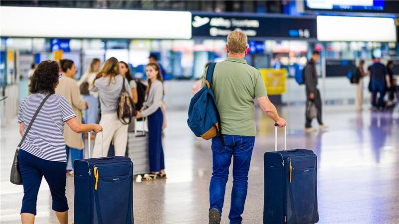 Zeit für die Urlaubsplanung: Menschen aus dem Nordwesten können ab sofort ihre Flüge ab Bremen buchen. (Archivbild)