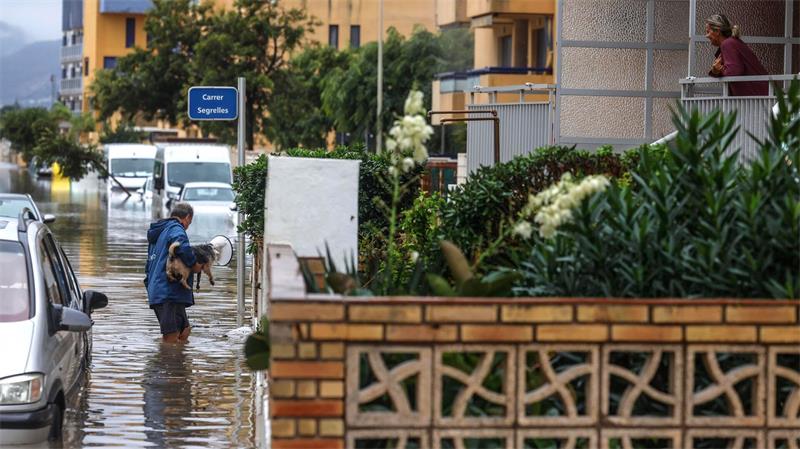 Lage in spanischen Urlaubsregionen nach Sturm entspannter Zeitweise galt in Valencia und auch auf Mallorca Alarmstufe Rot.