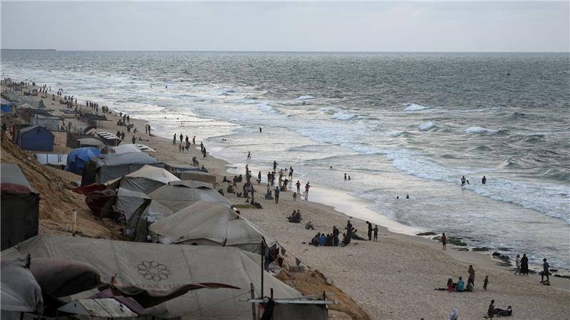Zeltlager am Strand des Gazastreifens. 