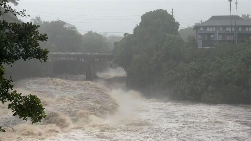 Zerstörerische Winde und massive Niederschläge auf Hawaiis größter Insel. 