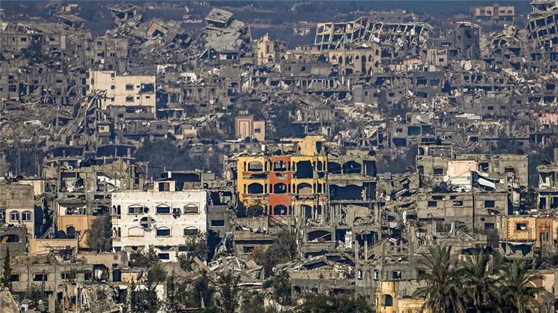Gespräche in Katar - Geiselangehörige drängen auf Gaza-Deal Zerstörte Gebäude sind im Gazastreifen zu sehen. (Archivbild)