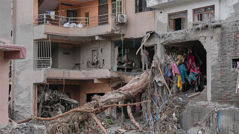 Zerstörung in Nepal nach Sturzflut im Himalaya