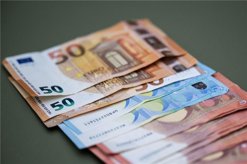 Bargeldforum gegründet - Bargeld als Zahlungsmittel erhalten Ziel des Nationalen Bargeldforums soll sein, Bargeld «als effizientes und allgemein verbreitetes Zahlungsmittel» in einer sich verändernden Zahlungslandschaft zu erhalten.