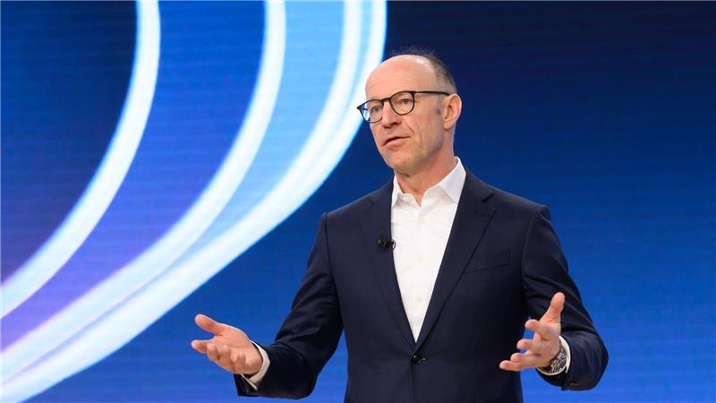 Zölle und das schwache Abschneiden von Porsche verhageln Finanzchef Arno Antlitz das Ergebnis.