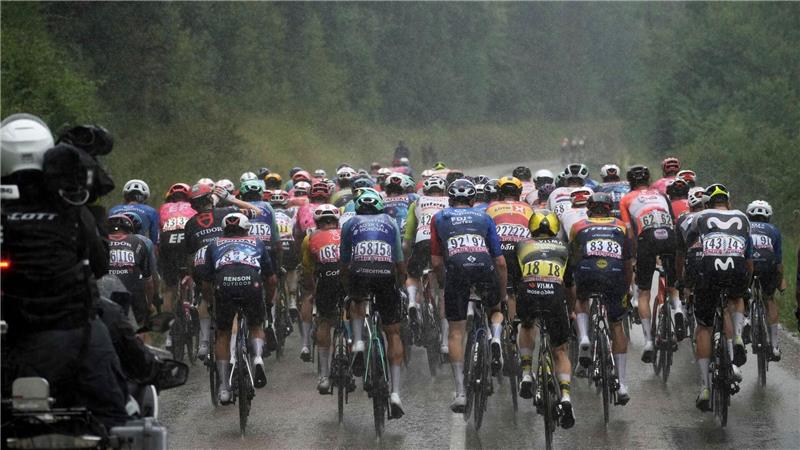 Zu Beginn der 20. Tour-Etappe hatte es stark geregnet.