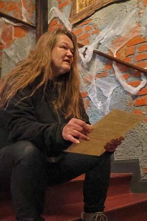 Zu Beginn entführt Stefani Engler die Rätsel-Freunde auf eine Reise ins frühe 20. Jahrhundert.