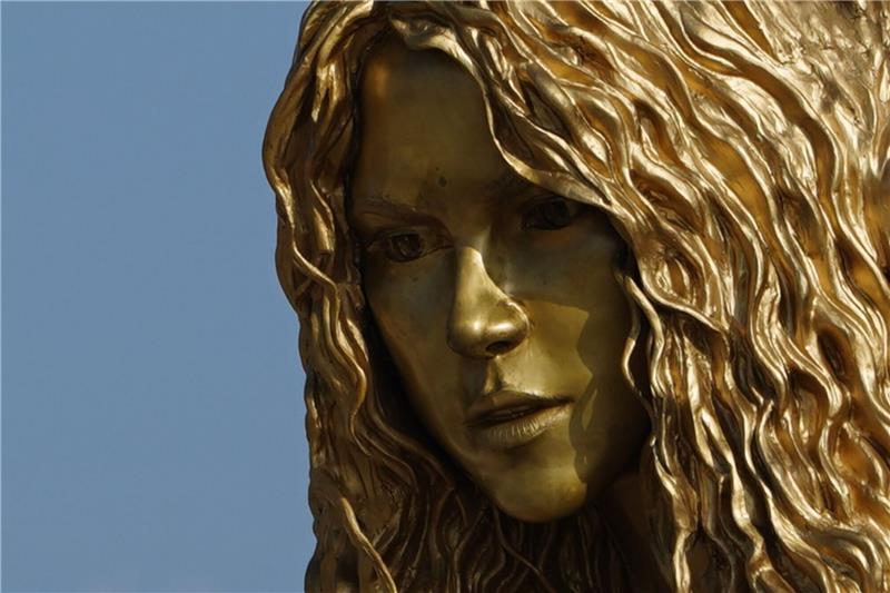 „Macht mich so glücklich”: Riesige Shakira-Skulptur enthüllt Zu Ehren der kolumbianischen Popsängerin Shakira ist in ihrer Geburtsstadt Barranquilla eine Skulptur enthüllt worden.