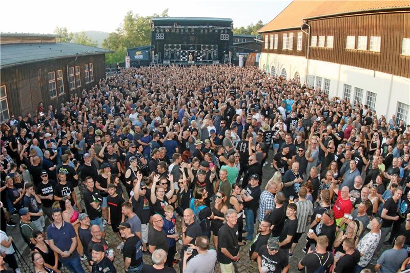 Open-air am Rammelsberg: Strahlender Auftakt mit Völkerball Zu den Miner’s-Rock-Open-Air-Konzerten 2022 und 2023 kommen Tausende Besucher an den Rammelsberg. Archivfoto: Epping