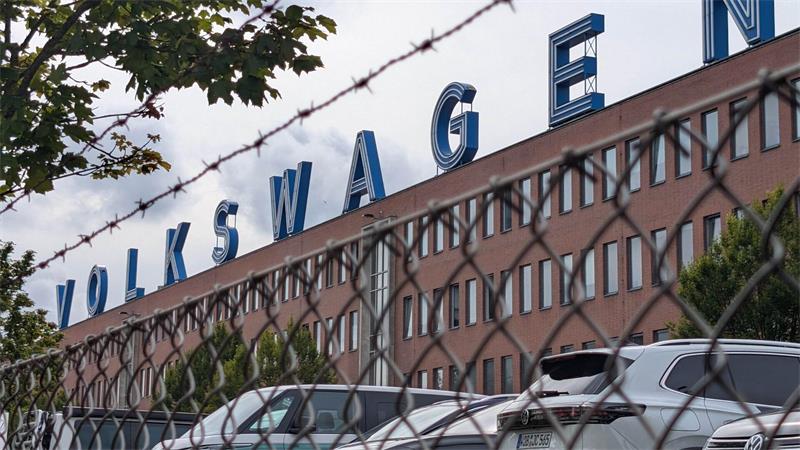 Zu einer Betriebsversammlung im VW-Werk Kassel-Baunatal kamen Tausende Beschäftigte.