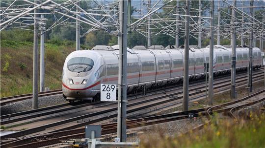 Züge zwischen europäischen Metropolen sollen künftig deutlich schneller fahren können. (Archivbild)