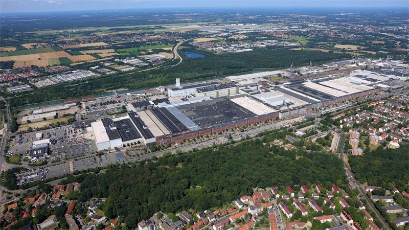 Überraschende Einigung bei VW - aber Fragen bleiben Zukunft ungewiss: das VW-Werk in Hannover. (Archivbild)