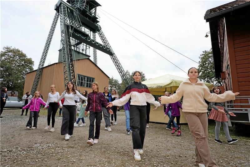 Clausthal-Zellerfeld: Schule erhält Auszeichnung für Tanzprojekte Zum 30. Geburtstag der Tagesförderbahn hat die Tanzgruppe der Robert-Koch-Schule einen Auftritt. Archivfoto: Neuendorf