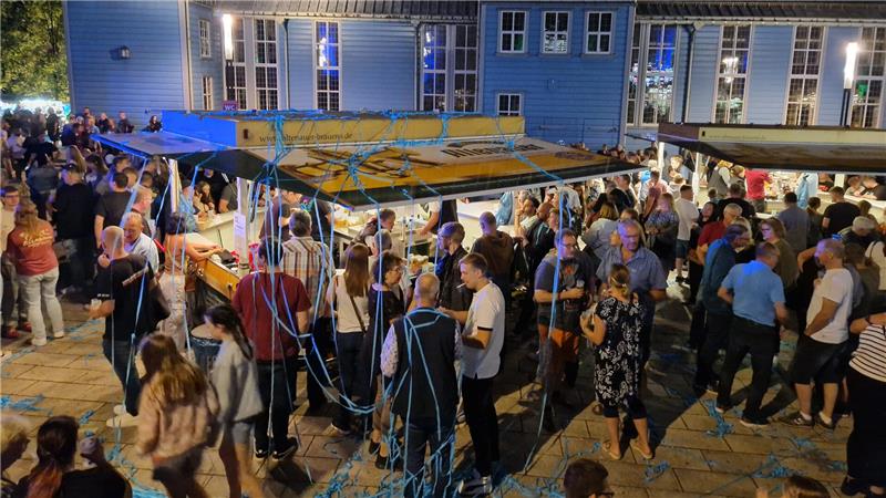 TU Clausthal: Jubiläum gestartet, Einschränkungen im Verkehr Zum Auftakt des Stadtfestes 2024 feiern mehr als 1000 Menschen auf dem Clausthaler Marktkirchenplatz.