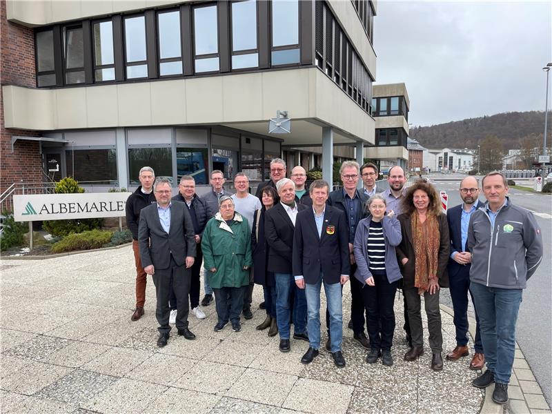 Zum „Bilanzgespräch“ in Langelsheim: Die Stiftung der Firma Albemarle hat 2023 aus ihrem Partnerschaftsprogramm fünf heimische Vereine und Organisationen mit 60.000 Euro unterstützt.  Foto: Kleine