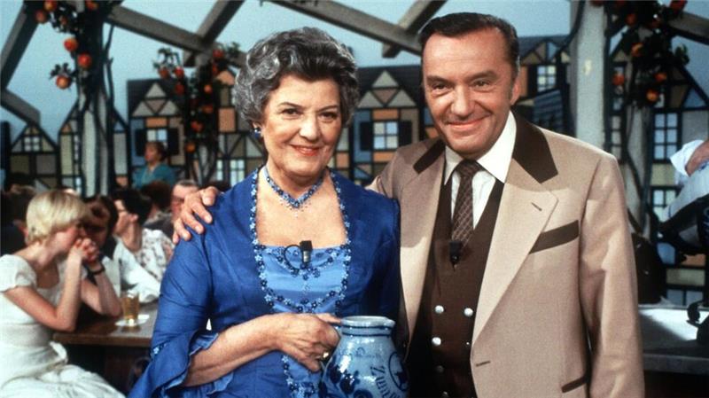 100 Jahre „Witzischkeit“: Runder Geburtstag von Heinz Schenk „Zum Blauen Bock“ war eine der erfolgreichsten TV-Sendungen im Nachkriegsdeutschland. (Archivbild von 1979 mit Heinz Schenk und Lia Wöhr)