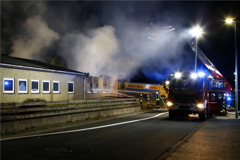 Jerstedter Druckerei-Brand: Warten auf das Gutachten Zum Brand in einer Jerstedter Druckerei vom 18. Juli des Vorjahres wartet die Staatsanwaltschaft Braunschweig noch auf ein Gutachten. Sie ermittelt gegen unbekannt. Foto: Epping