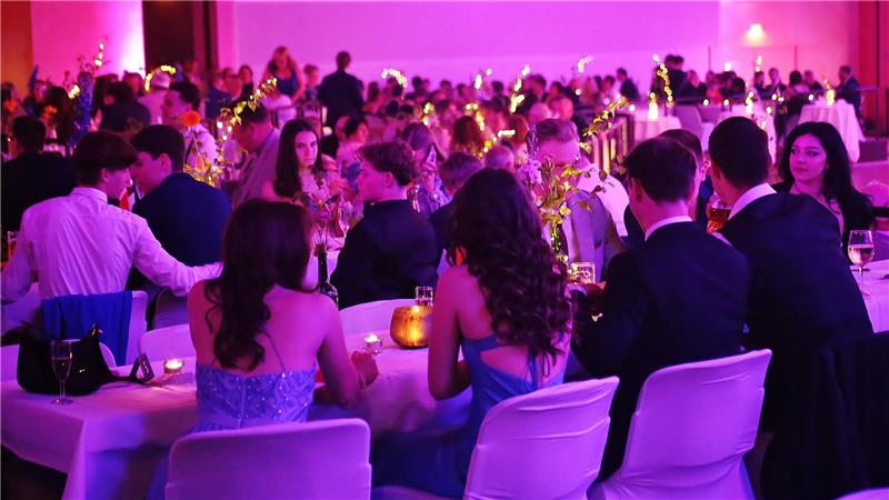 Braunlager tanzen mit „Spring Power“ durch das Kurgastzentrum Zum Frühlingsball finden sich alle Generationen im stilvoll hergerichteten Kurgastzentrum ein.