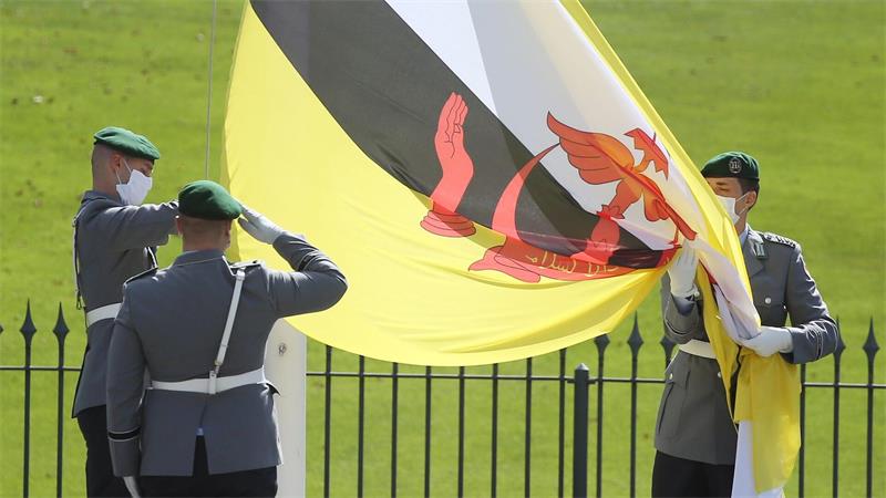 Reichtum, Öl und Allmacht: Der Sultan von Brunei wird 80 Zum Geburtstag des Herrschers werden wieder überall Nationalflaggen wehen. (Archivbild)