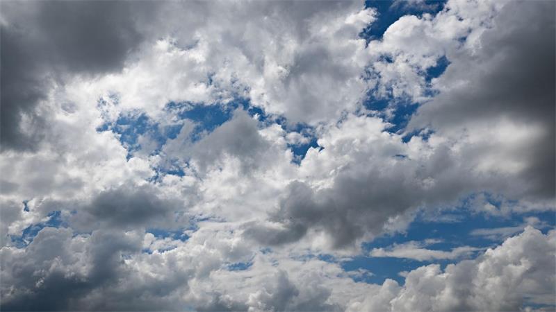 Zum Tag der Deutschen Einheit gibt es einen Mix aus Sonne und Wolken, dazu Temperaturen um die 21 Grad. (Archivbild)