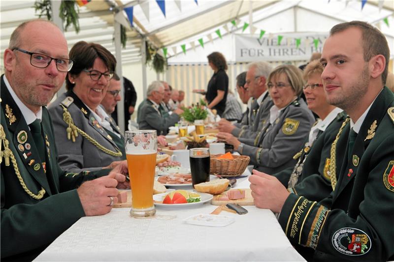 Clausthaler Schützenfest ohne Karussells Zum Tzscherper-Essen lädt die Schützengesellschaft Clausthal auch die Öffentlichkeit ein. Fotos: GZ-Archiv