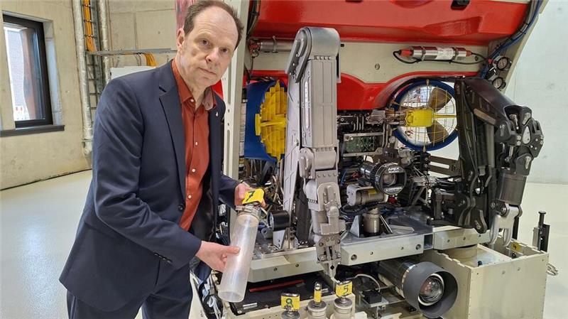 Neues Zentrum für Tiefseeforschung in Bremen Zum Zentrum gehört auch ein neuer Tauchroboter, der nach Angaben der Universität bald im Atlantik eingesetzt werden soll.
