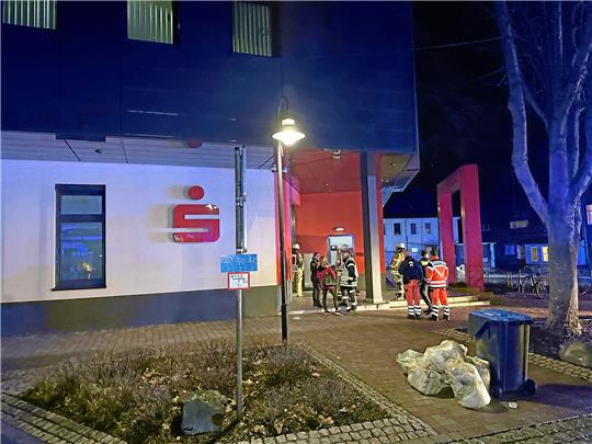 Zum zweiten Mal innerhalb von 24 Stunden muss die Feuerwehr am Montagabend zur BLSK ausrücken. Fotos: Schlegel