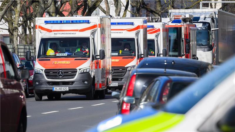 Explosion bei Continental in Hannover - ein Verletzter Zunächst ging die Feuerwehr von zahlreichen Verletzten aus.