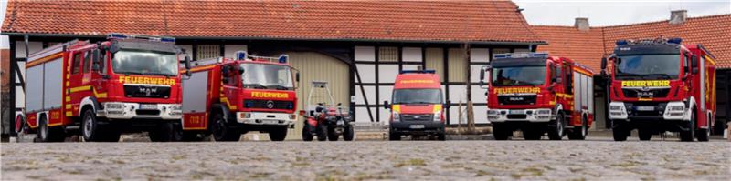 Feuerwehr Bündheim-Schlewecke feiert 150. Geburtstag Zur Feier des 150. Geburtstags stellt die Feuerwehr ihren Fuhrpark aus.