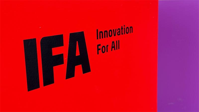 KI-Boom treibt Preise für Smartphones und Konsolen nach oben Zur Technikmesse IFA hat die Branche mit Speicherknappheit wegen des KI-Booms zu kämpfen. (Archivbild)