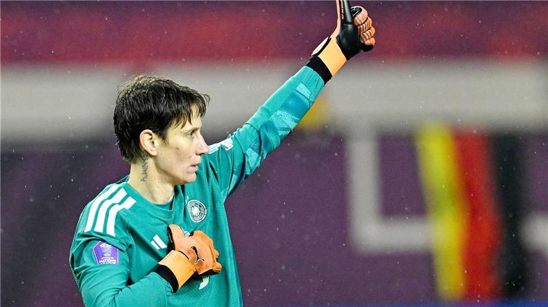 Viel Pech für DFB-Elf - 0:0 gegen Spanien trotz Chancenplus Zurück im deutschen Tor: Ann-Katrin Berger.