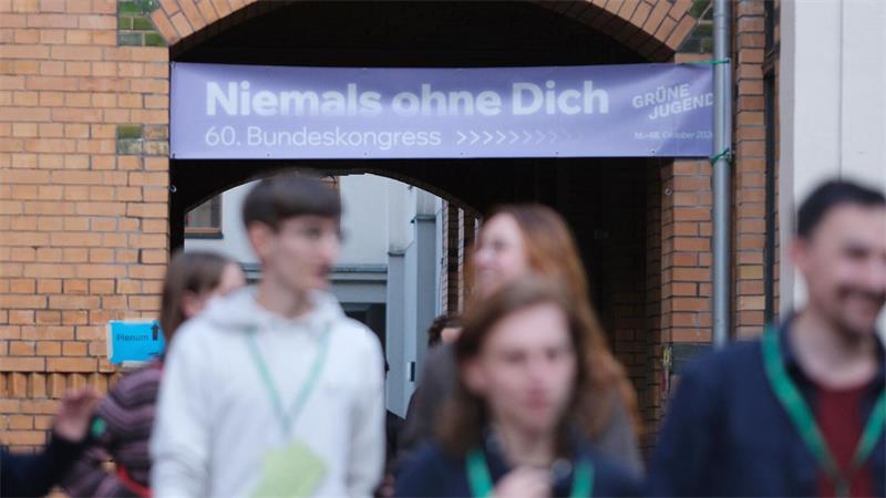 Offenheit zur CDU? Grüne Jugend streitet mit Banaszak Zusammenarbeit mit Linker oder CDU? Für viele bei der Grünen Jugend ist die Antwort auf diese Frage klar.