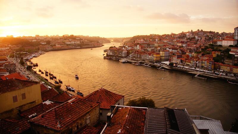 Zwar kein Geheimtipp mehr, aber absolut einen Besuch wert: Porto im Norden Portugals.