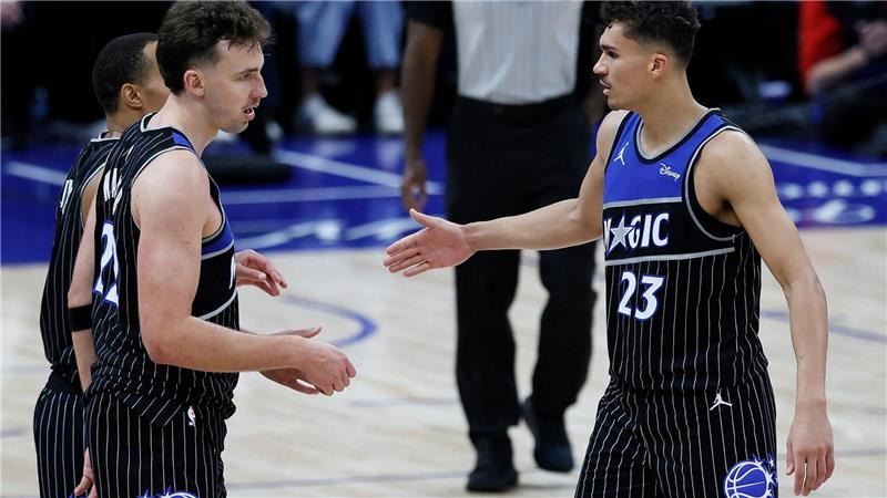Zwei Europameister mit gutem Start: Franz Wagner (links) und Tristan da Silva haben mit den Magic den Auftakt in die Playoffs gewonnen.