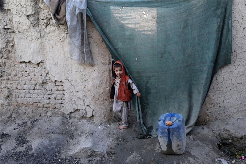 Organisationen: Humanitäre Lage in Afghanistan dramatisch Zwei Jahre nach Machtübernahme der Taliban spitzt sich die Not der Kinder in Afghanistan weiter zu. Das berichtete die Organisation Save the Children.