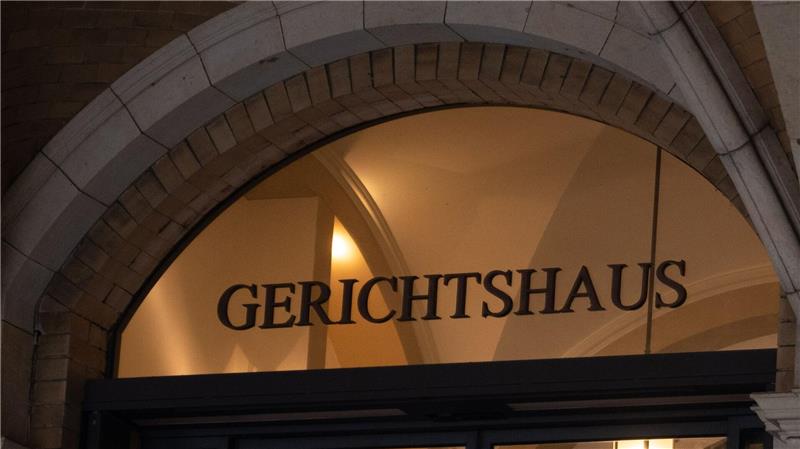 Zwei Männer stehen wegen Anschlagsplänen vor dem Landgericht Bremen. (Archivbild)