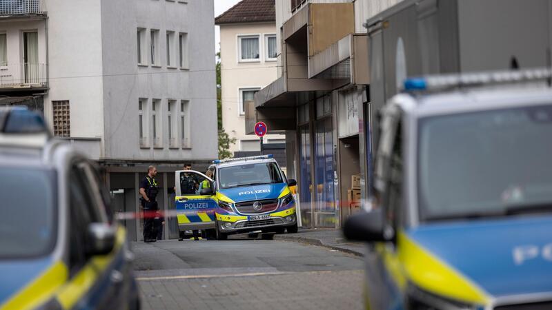 Zwei Tage nach der Tat waren in Solingen noch viele Einsatzkräfte im Einsatz.