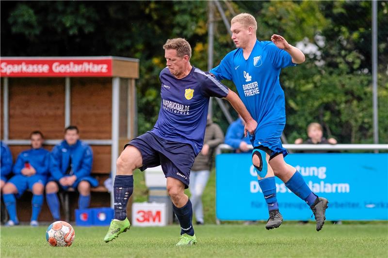 Das sind die Wechsel in der Fußball-Nordharzliga im Überblick Zwei Zugänge, dazu die Rückkehr einiger Langzeitverletzter: Trainer Dennis Hunger (li.) und Schlusslicht WSV Wiedelah glauben weiter an den Klassenerhalt. Foto: Drechsler