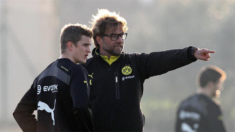 Zwei alte Bekannte: Sven Bender (l) und Jürgen Klopp. (Archivbild)