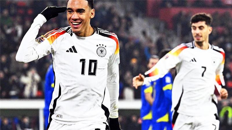 Zauber-Duo +1: Nagelsmanns Offensivtrumpf Zwei aus dem überzeugendem Trio: Musiala (l.) feiert sein Kopfballtor mit Havertz.