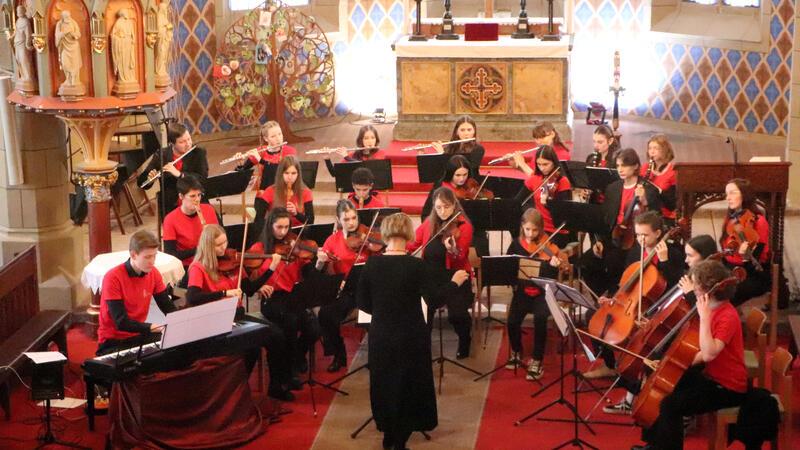 Das Jahr der runden Geburtstage für das Kammerorchester Zwei runde Geburtstage: Das Kammerorchster des Gymnasiums Salzgitter-Bad besteht seit 20 Jahren und ist zum zehnten Mal in Lutter zu Gast.